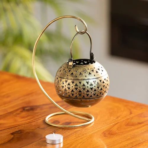 Iron Mataki Shape Doop Stand Tealight Candle Holder with Stand