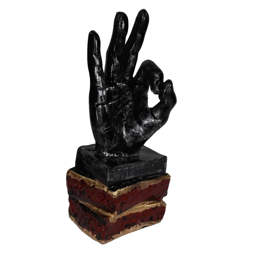 polyresin-hand-figurine-scaled-1.webp